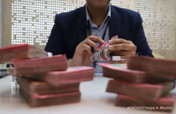 Komunitas Lebih Memilih Berinvestasi kemudian Mengurangi Simpanan pada Bank, Hal ini Alasannya